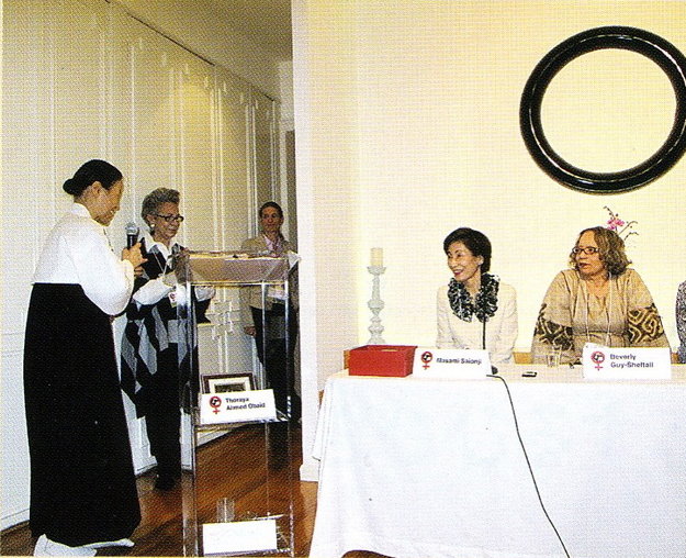Receiving 1st Circle award in the Women leaders summit, 2010
